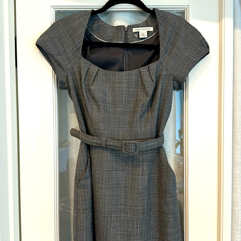 Banana Republic - Dress with belt - EUC